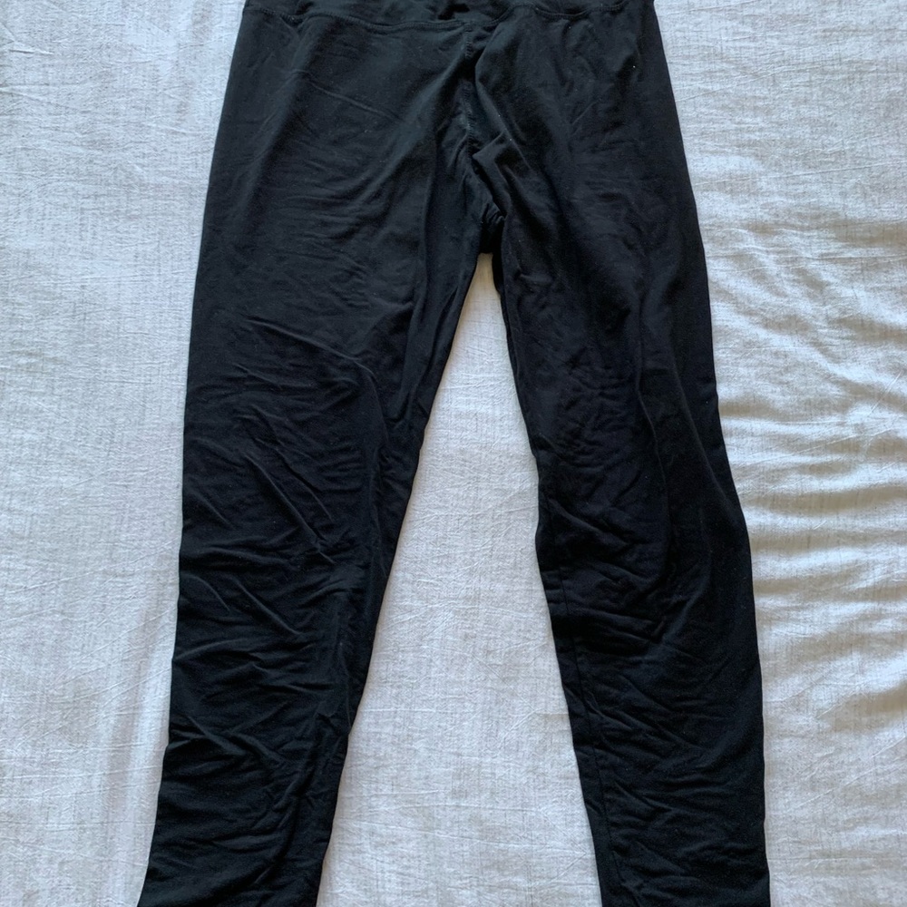 Black Leggings w/ No Pockets
